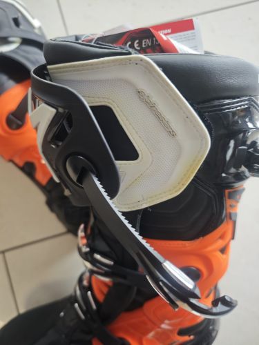 TECH 10 BOOTS 20